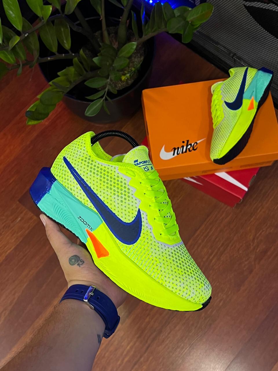 COLECCÍON NIKE VAPORFLY 3 + CAJA